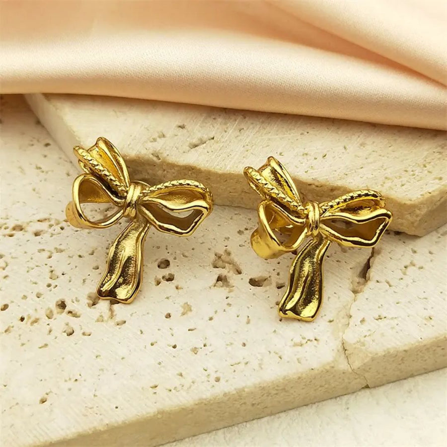 Dainty Knot Earring